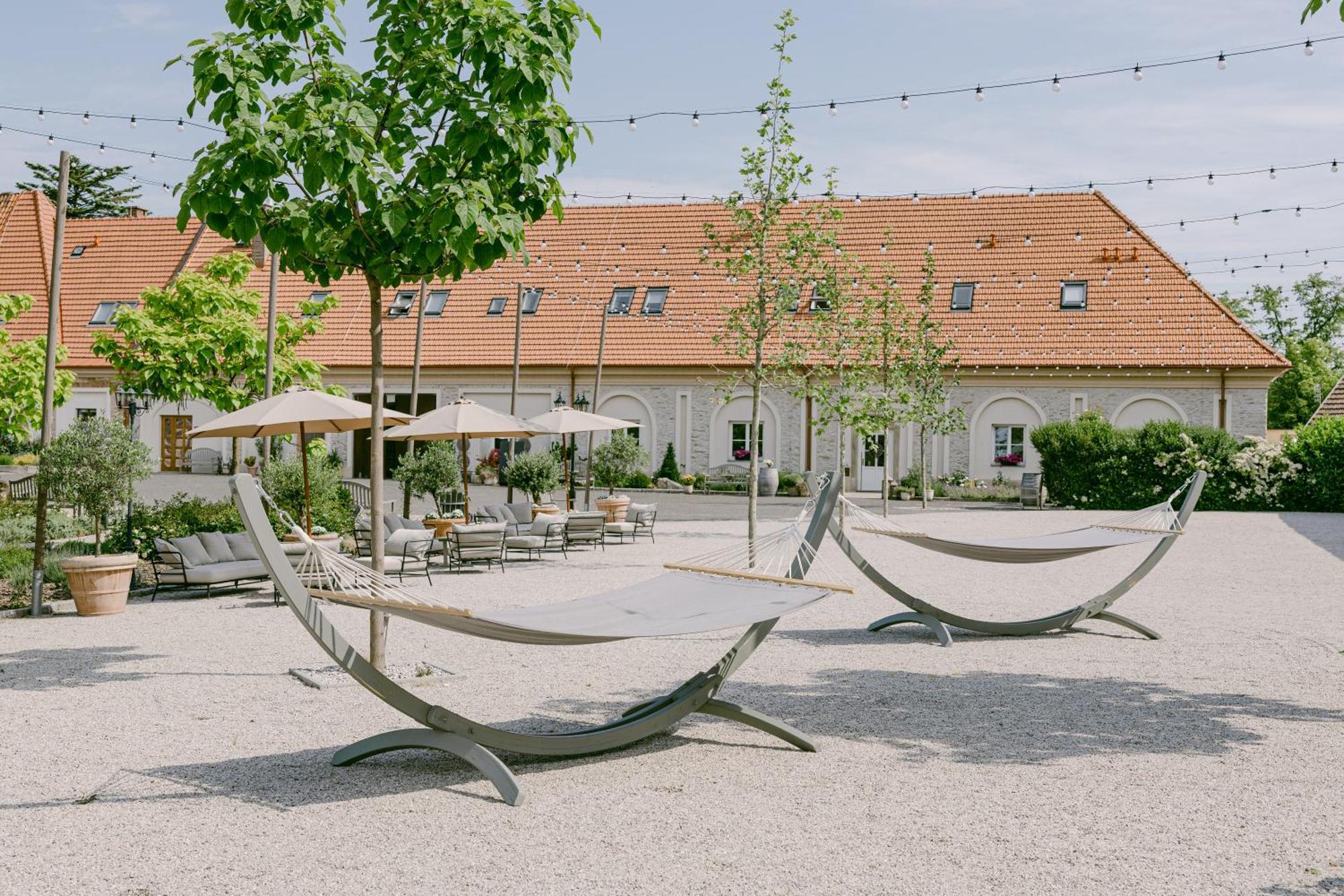 Na Kmine Hotel Obristvi Exterior photo